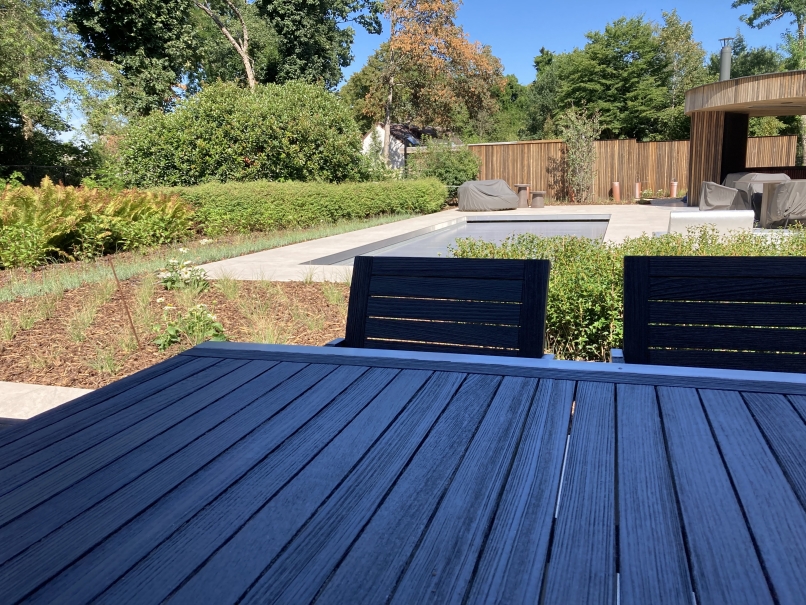 tuin betonklinkers oprit zwembad tuin