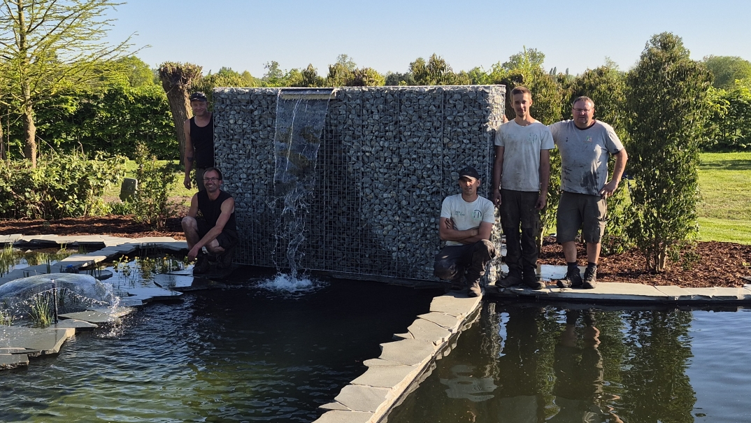 tuin betonklinkers oprit zwembad tuin